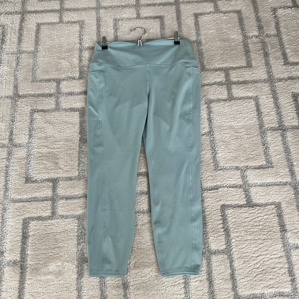 RBX pastel sage green crop leggings with side pockets size XL NWOT - Picture 8 of 11